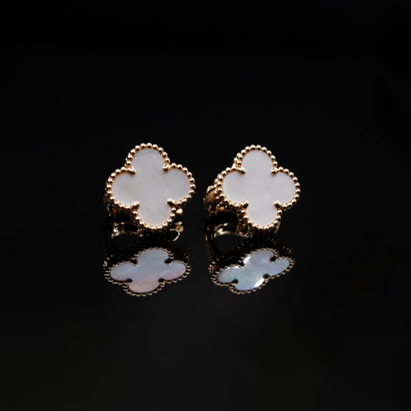 ARETES TREBOL BLANCO